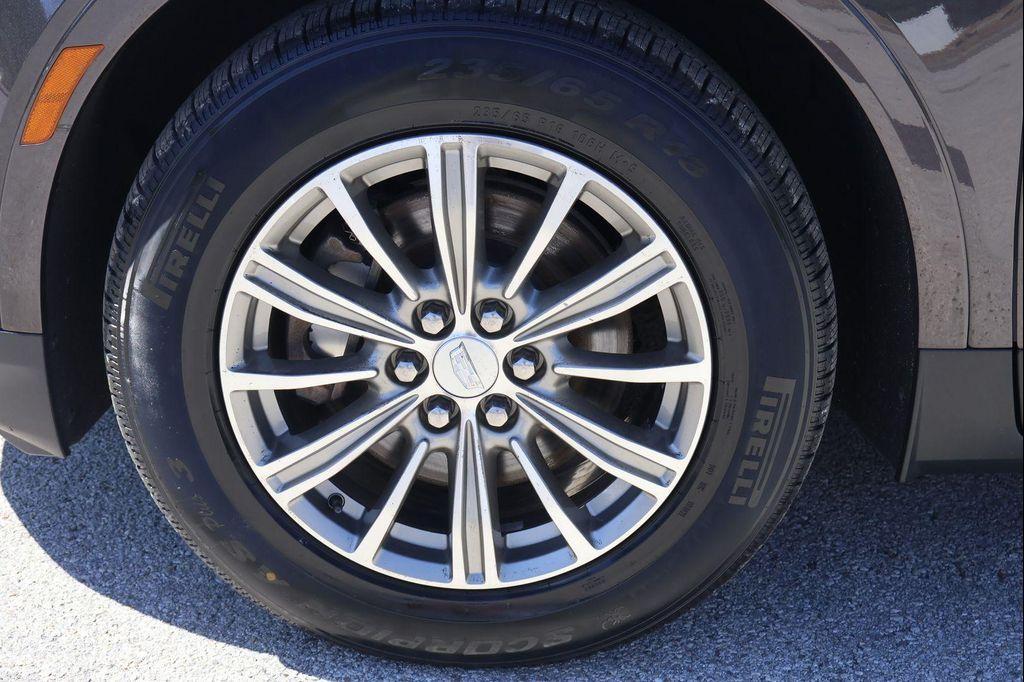 used 2018 Cadillac XT5 car, priced at $16,960