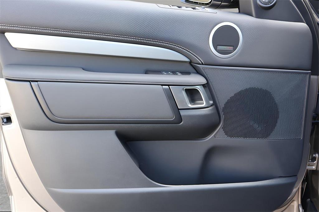 used 2025 Land Rover Discovery car, priced at $61,910