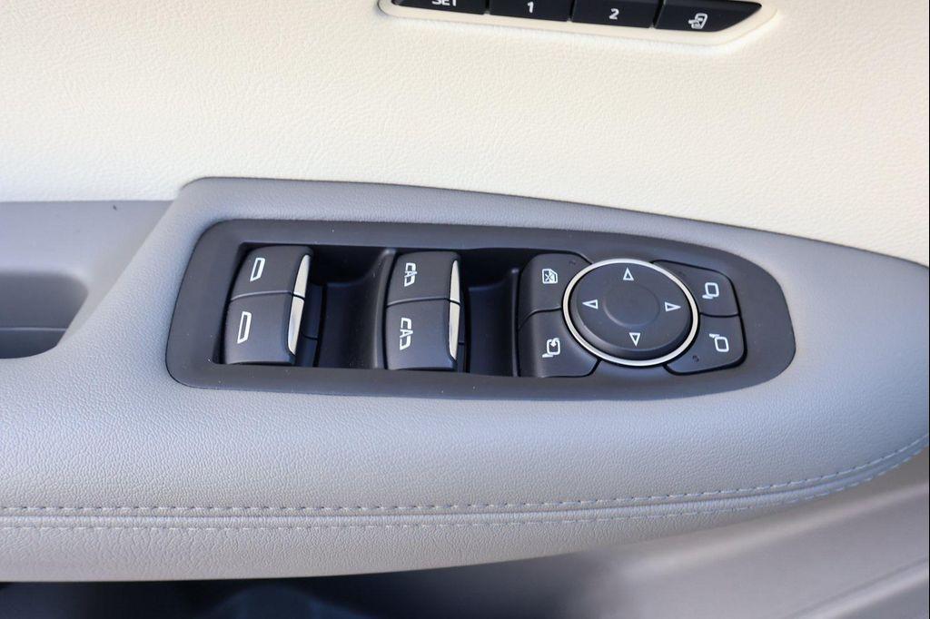 used 2022 Cadillac XT6 car, priced at $26,738