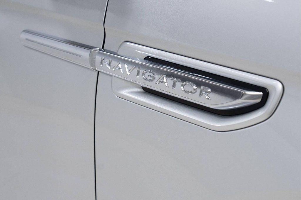 used 2019 Lincoln Navigator car, priced at $33,999