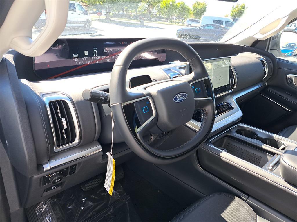 new 2025 Ford Expedition car, priced at $76,037
