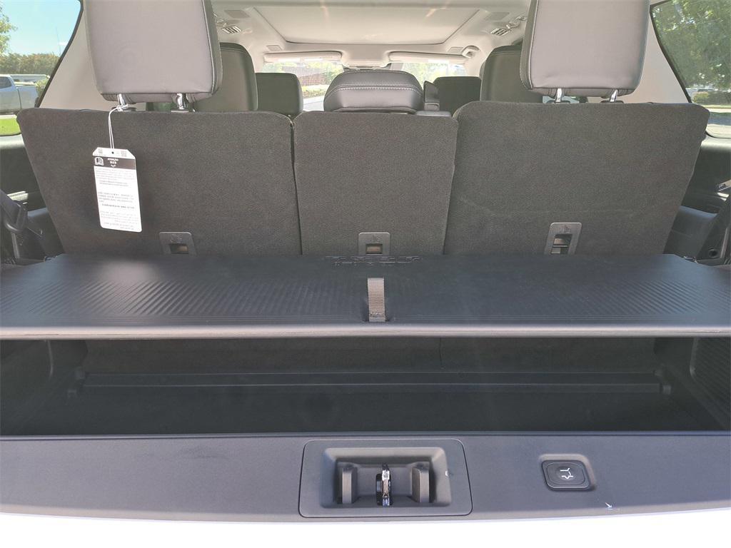 new 2025 Ford Expedition car, priced at $76,037