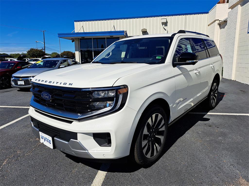 new 2025 Ford Expedition car, priced at $76,037