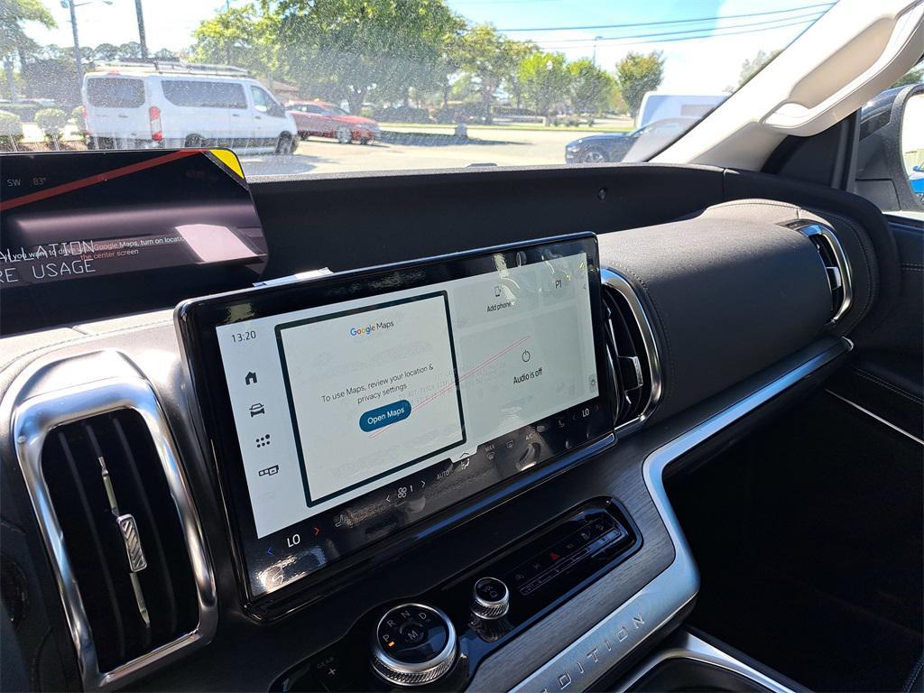 new 2025 Ford Expedition car, priced at $76,037