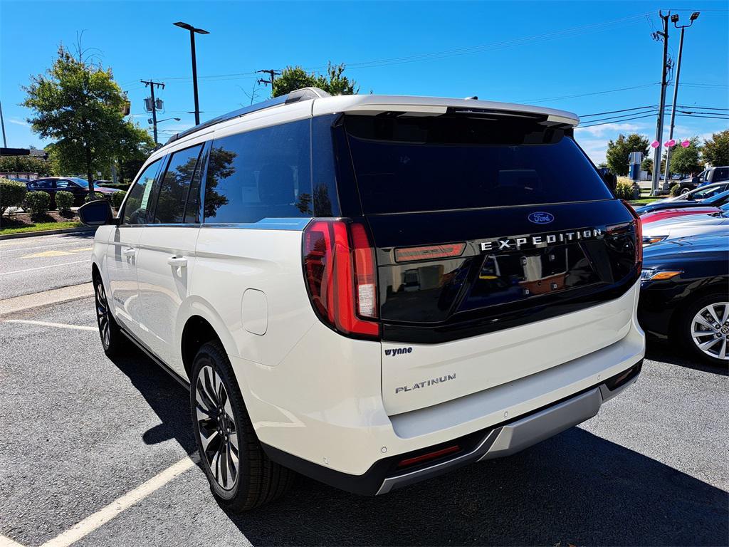 new 2025 Ford Expedition car, priced at $76,037
