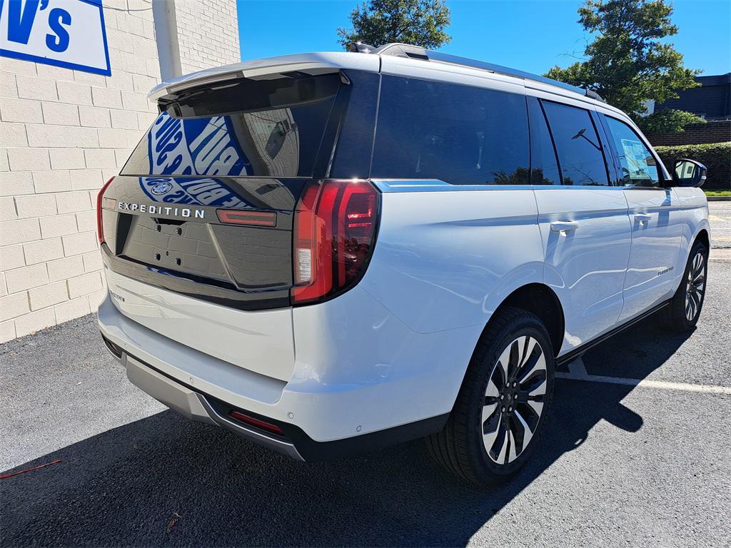 new 2025 Ford Expedition car, priced at $76,037