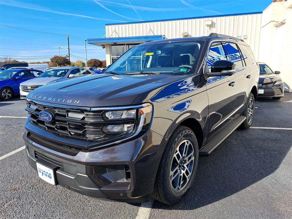 new 2025 Ford Expedition car, priced at $68,524