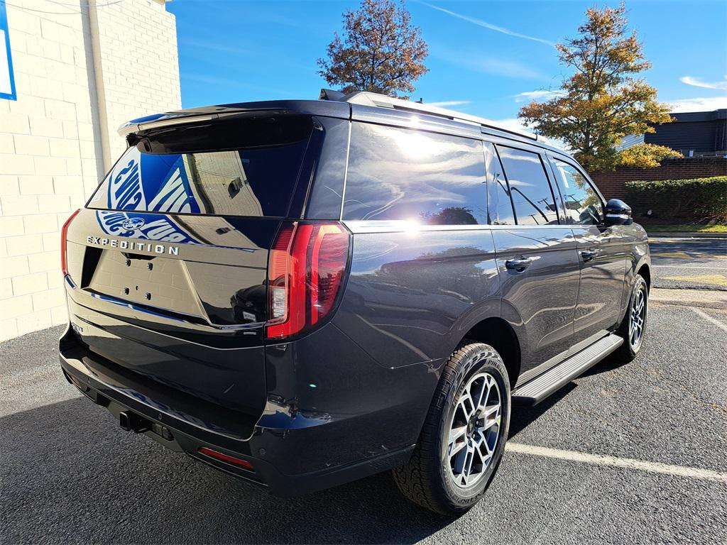 new 2025 Ford Expedition car, priced at $68,524