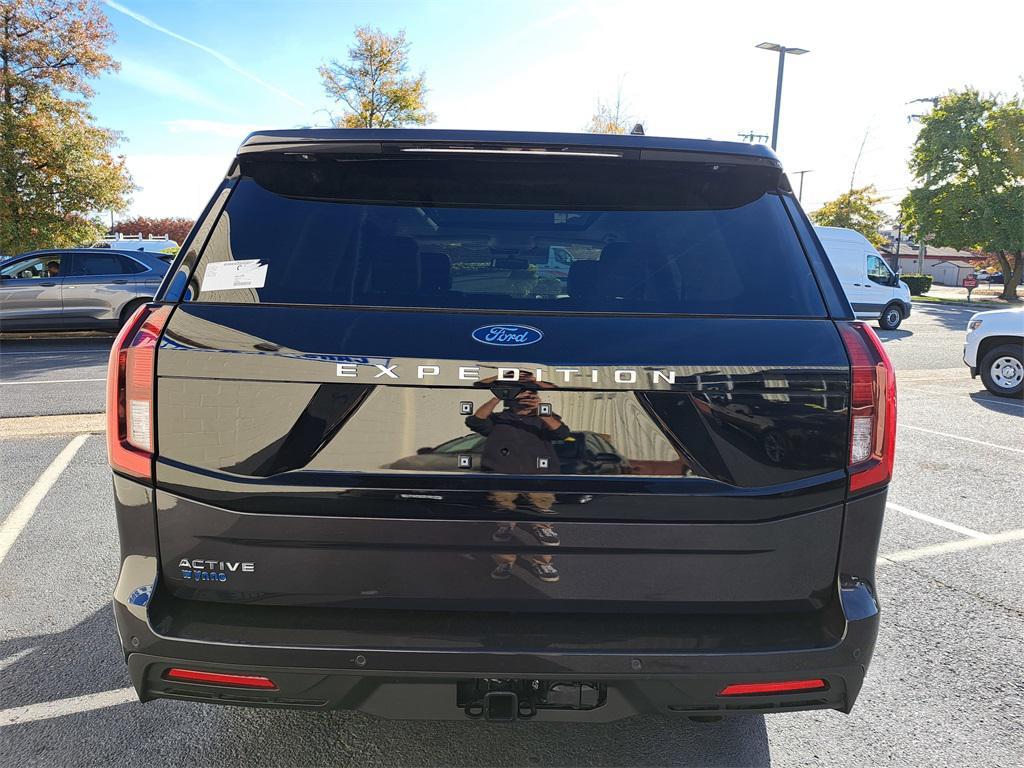 new 2025 Ford Expedition car, priced at $68,524