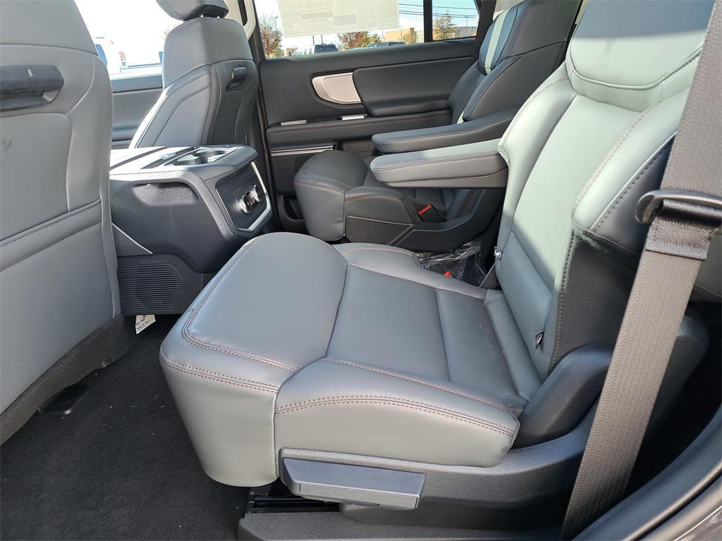 new 2025 Ford Expedition car, priced at $68,524