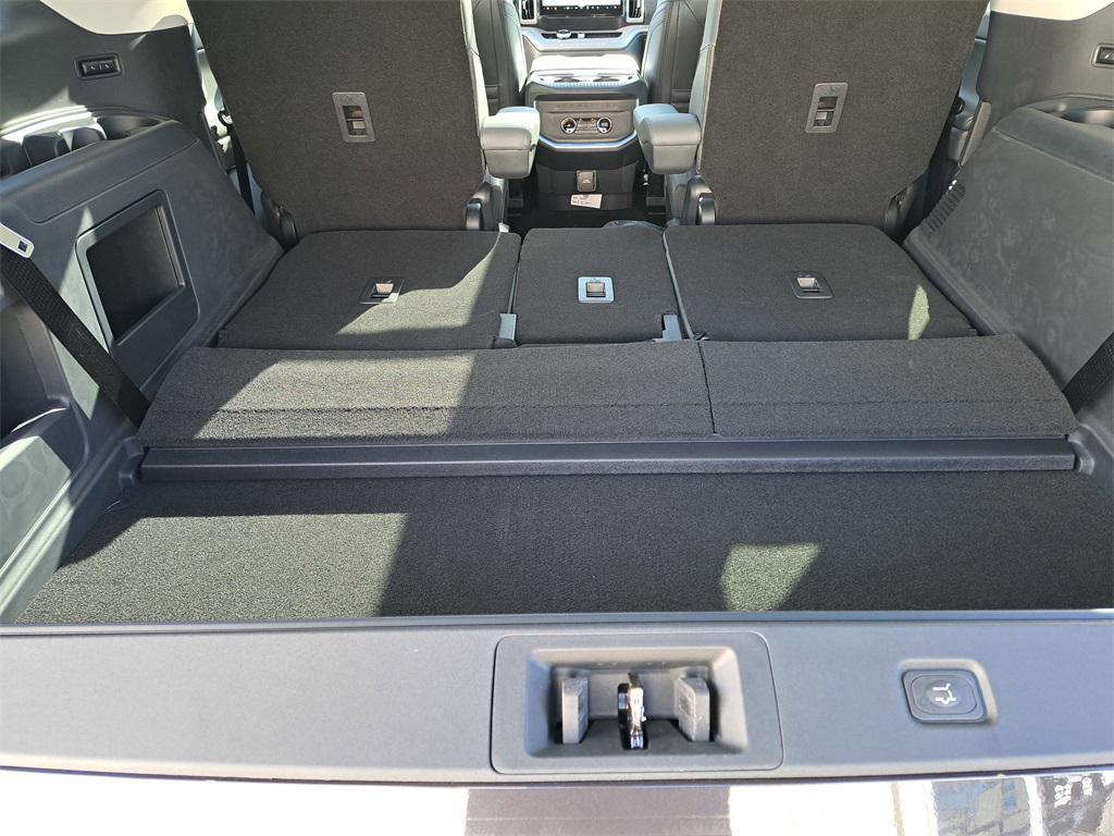 new 2025 Ford Expedition car, priced at $68,524