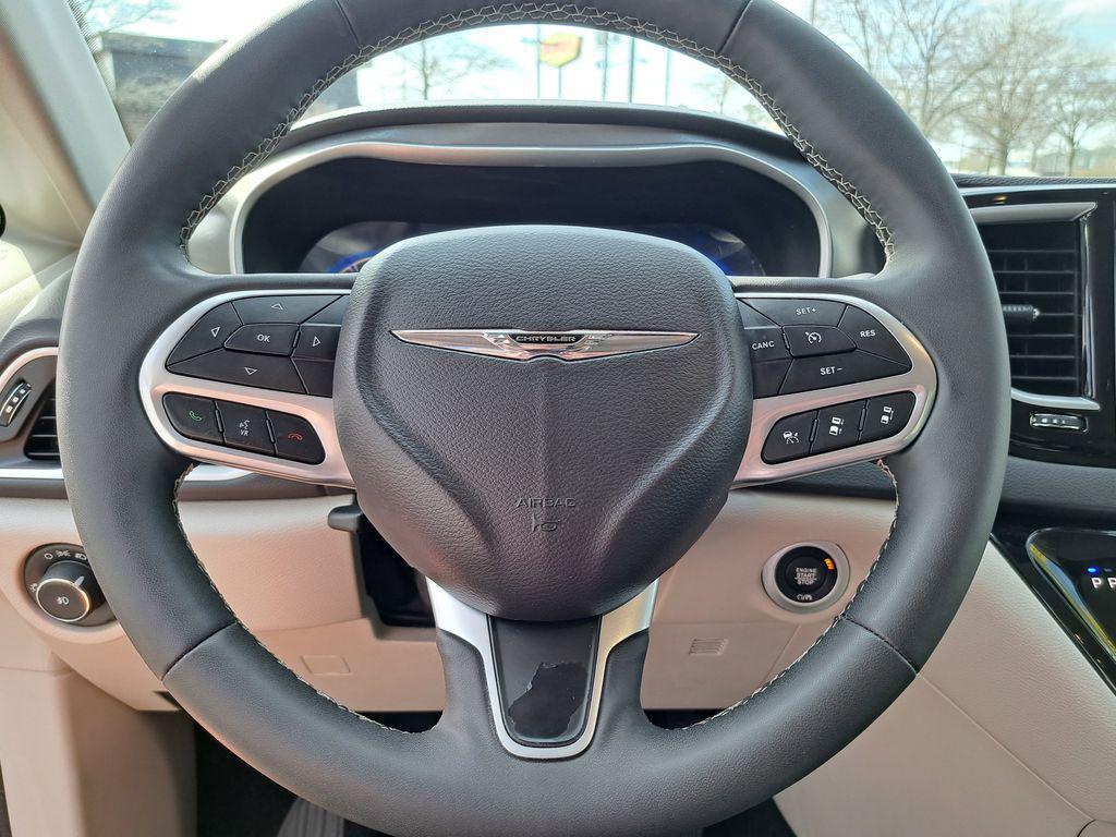 used 2024 Chrysler Pacifica car, priced at $28,877