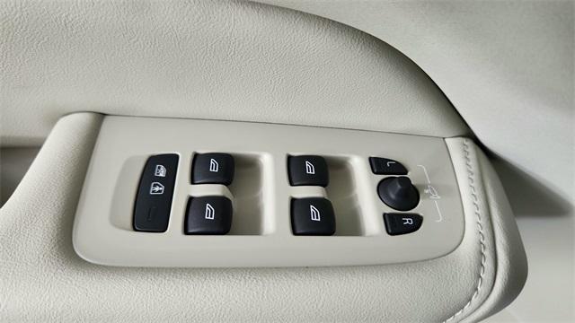 new 2026 Volvo XC60 Plug-In Hybrid car, priced at $75,235