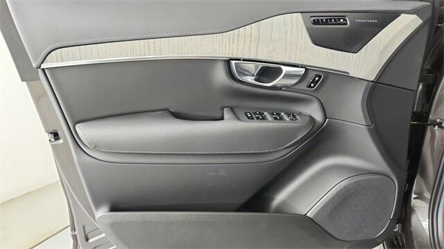 new 2025 Volvo XC90 car, priced at $62,655