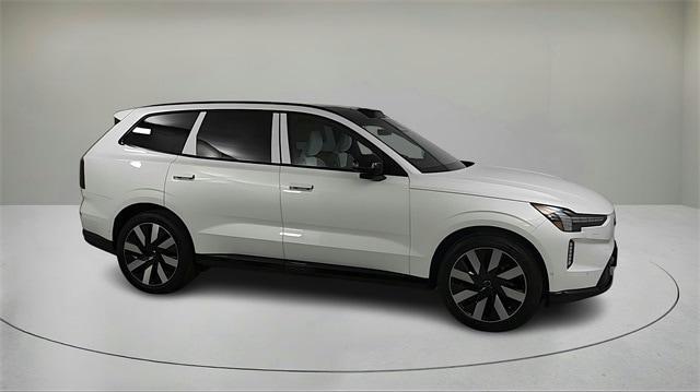new 2025 Volvo EX90 car, priced at $91,700