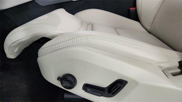 new 2026 Volvo XC90 Plug-In Hybrid car, priced at $85,625