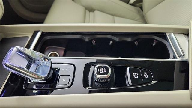 new 2026 Volvo XC60 car, priced at $64,055