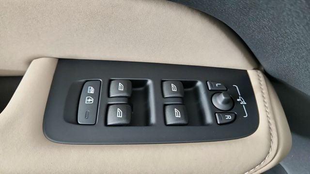 new 2026 Volvo XC60 Plug-In Hybrid car, priced at $69,405