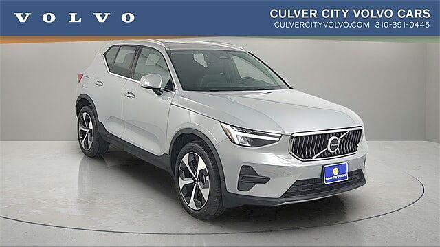 used 2025 Volvo XC40 car