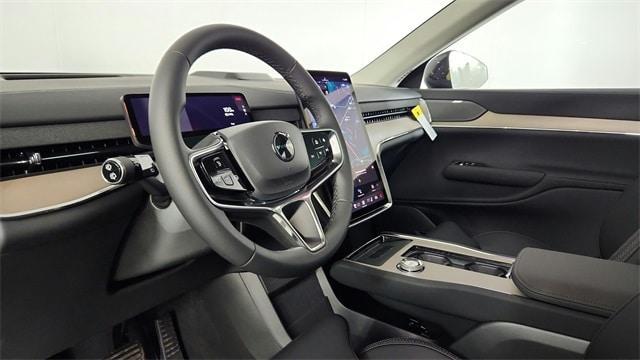 new 2025 Volvo EX90 car, priced at $92,445