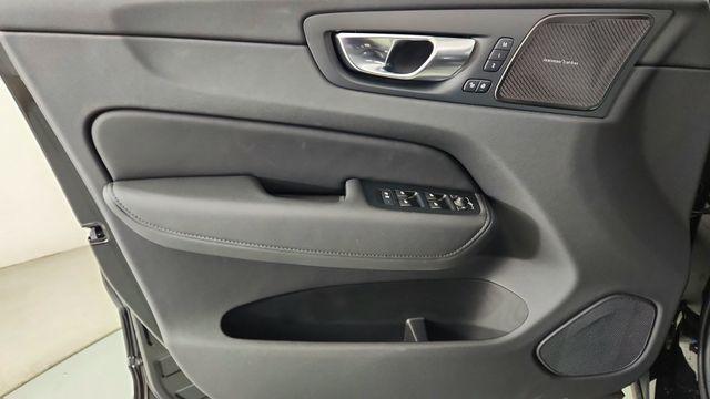new 2026 Volvo XC60 car, priced at $58,015
