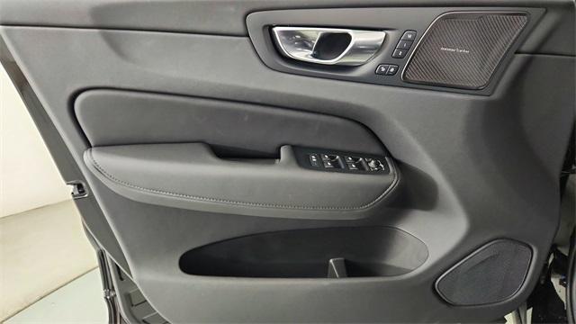new 2026 Volvo XC60 car, priced at $58,015