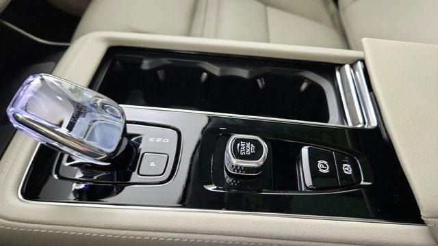 new 2026 Volvo XC90 Plug-In Hybrid car, priced at $85,625