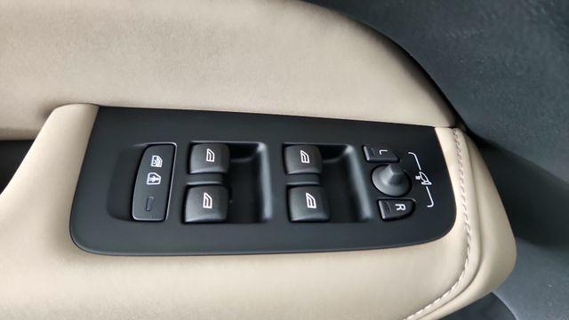 new 2026 Volvo XC60 car, priced at $58,105