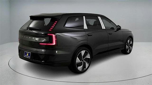 new 2025 Volvo EX90 car, priced at $90,320