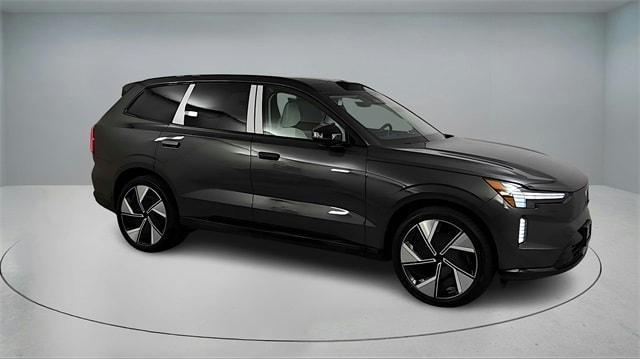 new 2025 Volvo EX90 car, priced at $90,320