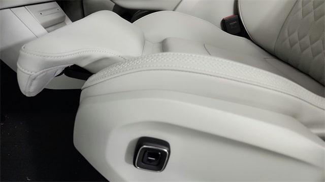 new 2025 Volvo EX90 car, priced at $90,320