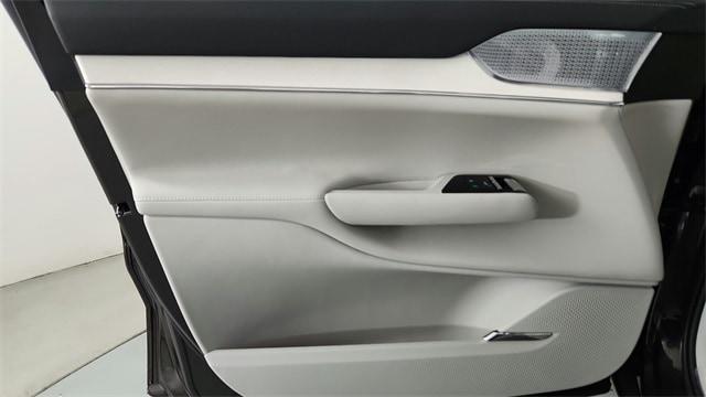 new 2025 Volvo EX90 car, priced at $90,320