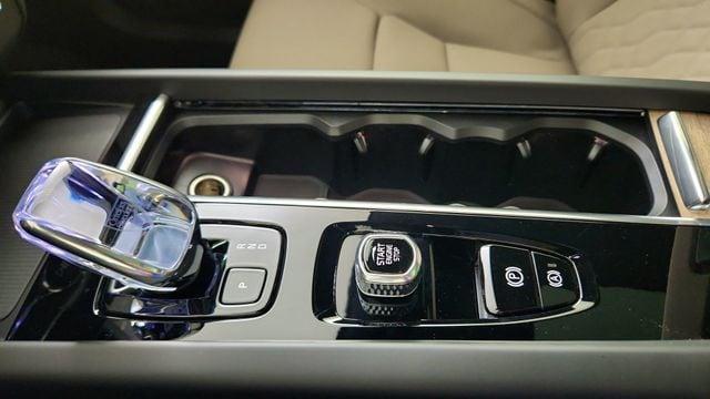 new 2026 Volvo XC60 car, priced at $58,105