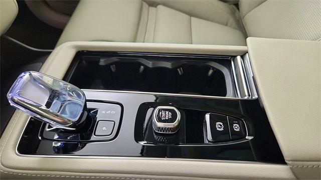 new 2026 Volvo XC90 Plug-In Hybrid car, priced at $85,625