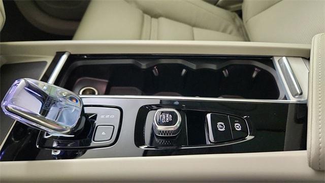 new 2026 Volvo XC60 Plug-In Hybrid car, priced at $75,235