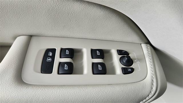 new 2026 Volvo XC60 car, priced at $63,935