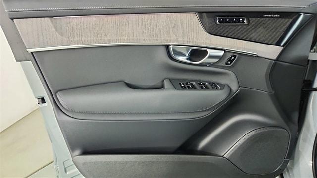 new 2026 Volvo XC90 Plug-In Hybrid car, priced at $87,005