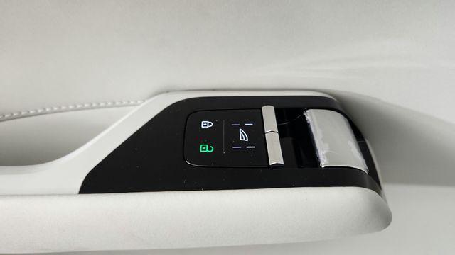 new 2025 Volvo EX90 car, priced at $84,790