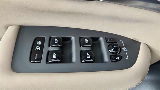 new 2026 Volvo XC90 Plug-In Hybrid car, priced at $90,705