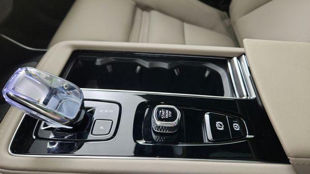 new 2026 Volvo XC90 car, priced at $75,535