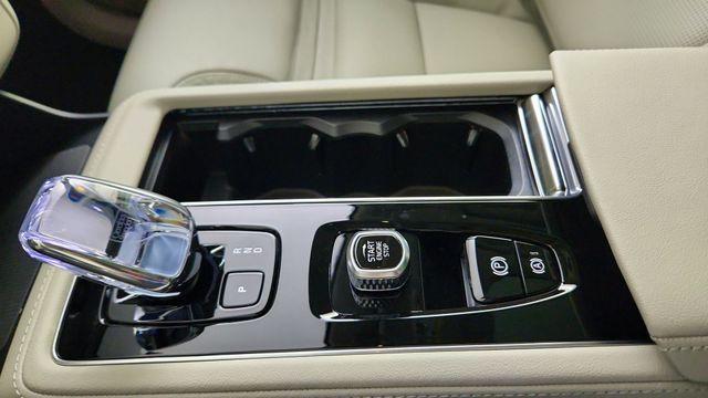 new 2026 Volvo XC90 car, priced at $75,270