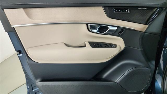 new 2026 Volvo XC90 Plug-In Hybrid car, priced at $81,995