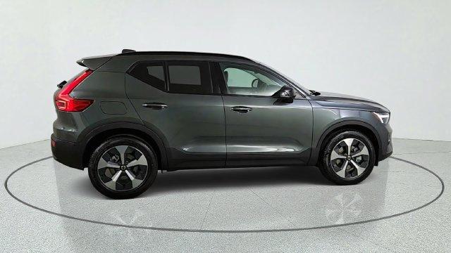 new 2026 Volvo XC40 car, priced at $45,825