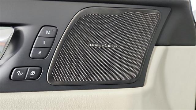 new 2026 Volvo XC60 Plug-In Hybrid car, priced at $75,235