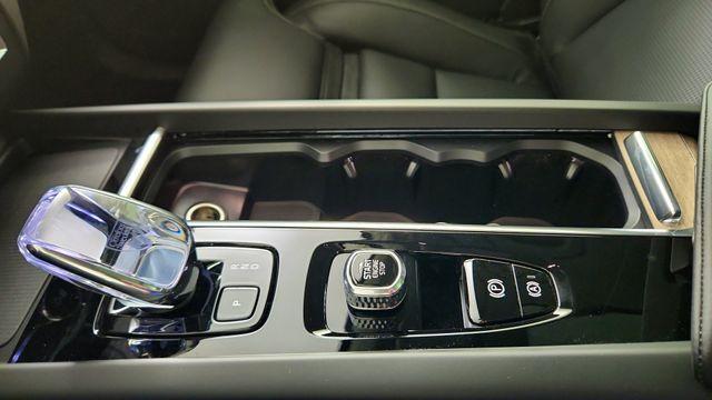 new 2026 Volvo XC60 car, priced at $64,030