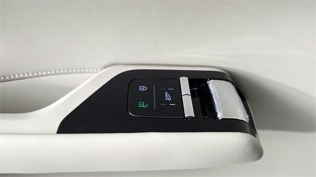 new 2025 Volvo EX90 car, priced at $86,335