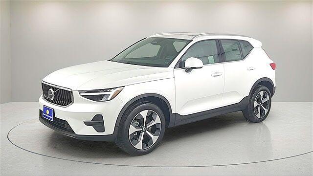 used 2025 Volvo XC40 car