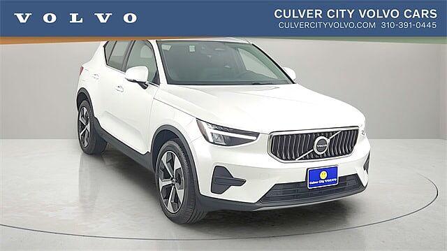 used 2025 Volvo XC40 car