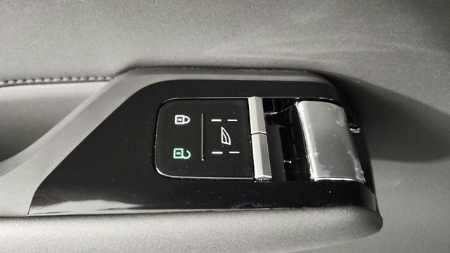 new 2025 Volvo EX90 car, priced at $92,340