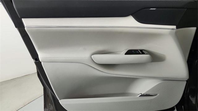 new 2025 Volvo EX90 car, priced at $83,895